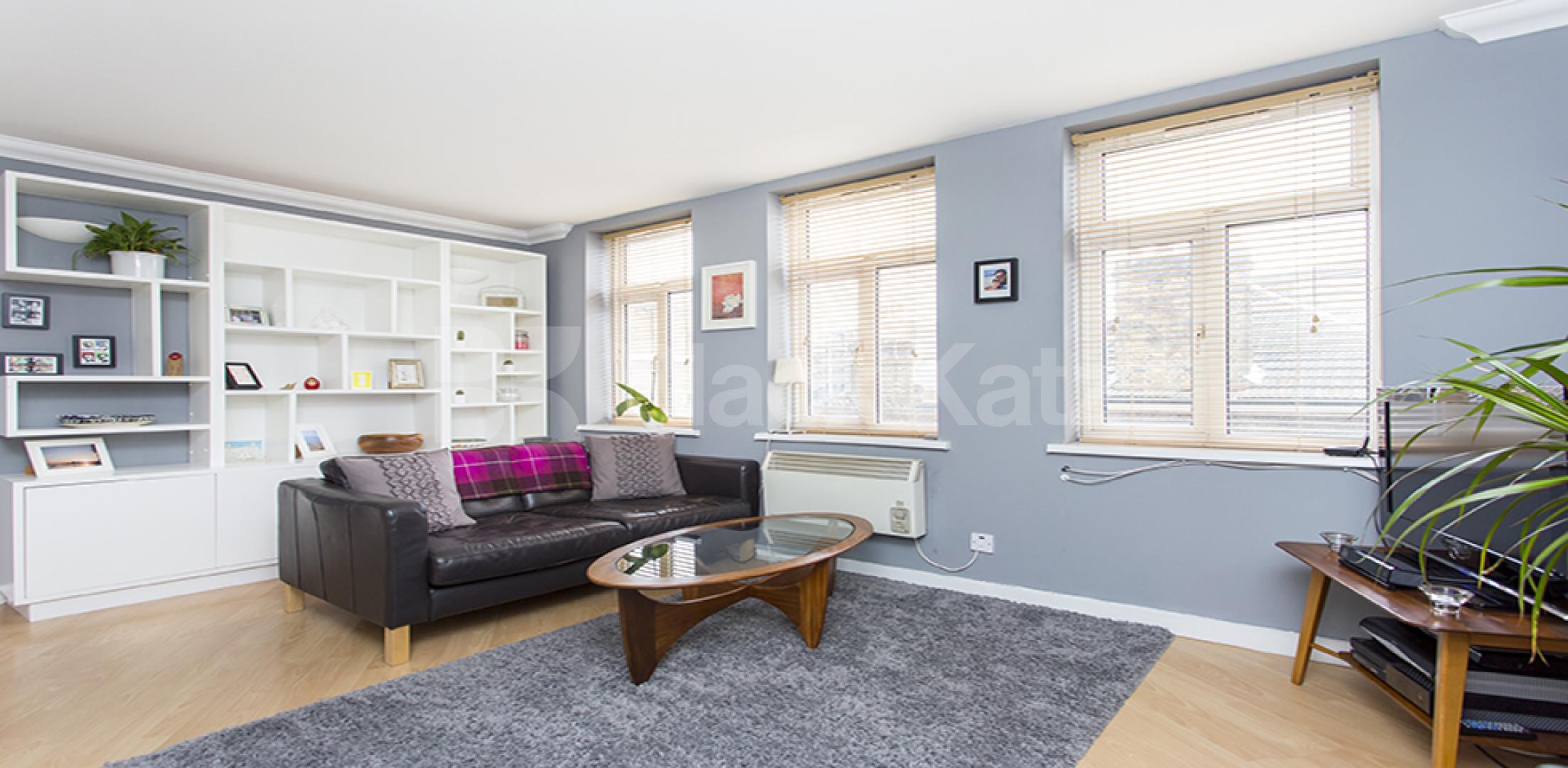 			1 Bedroom, 1 bath, 1 reception Flat			 Stoke Newington High Street, STOKE NEWINGTON